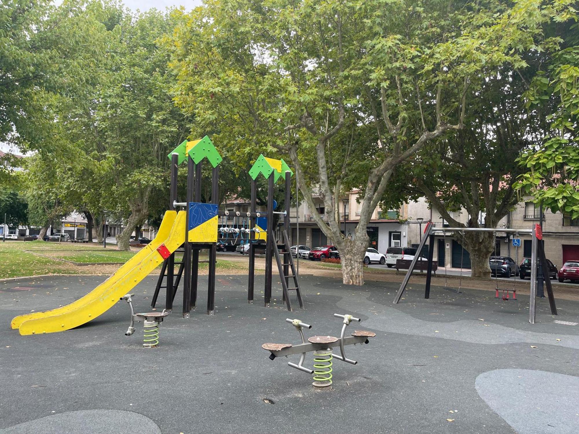 Piso Vacacional Familiar En Verín Esterno foto